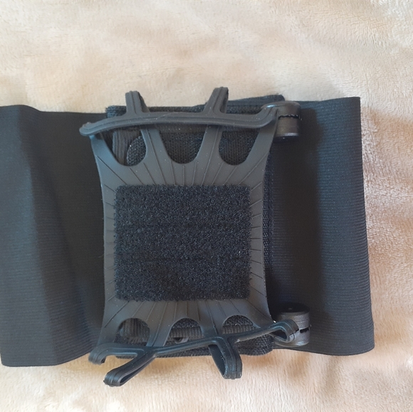 Universal Car Headrest mount - Picture 2 of 7